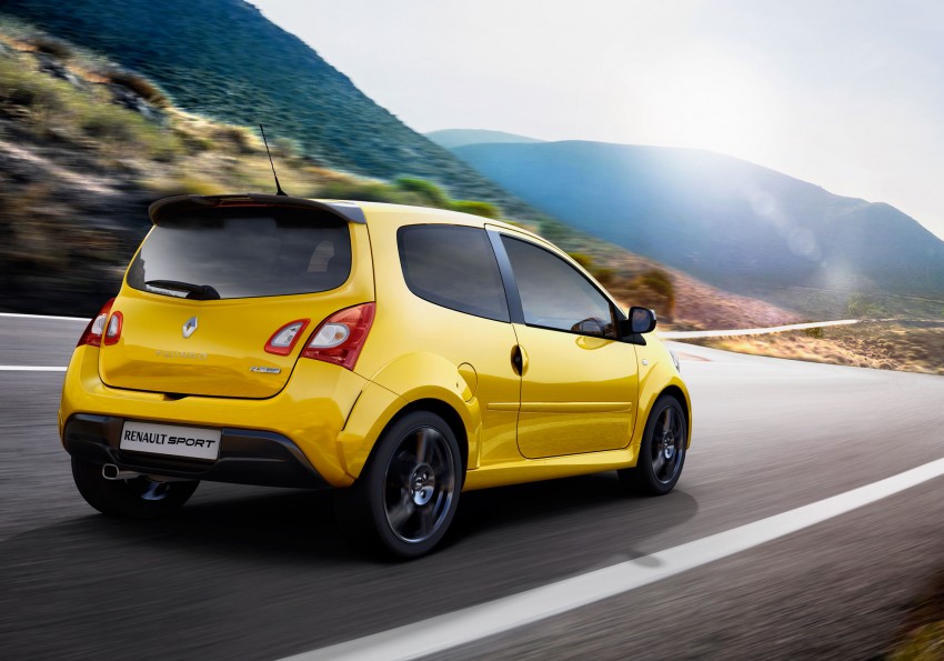 Renault Twingo R.S. 133 in Euro showrooms from April 23 96713
