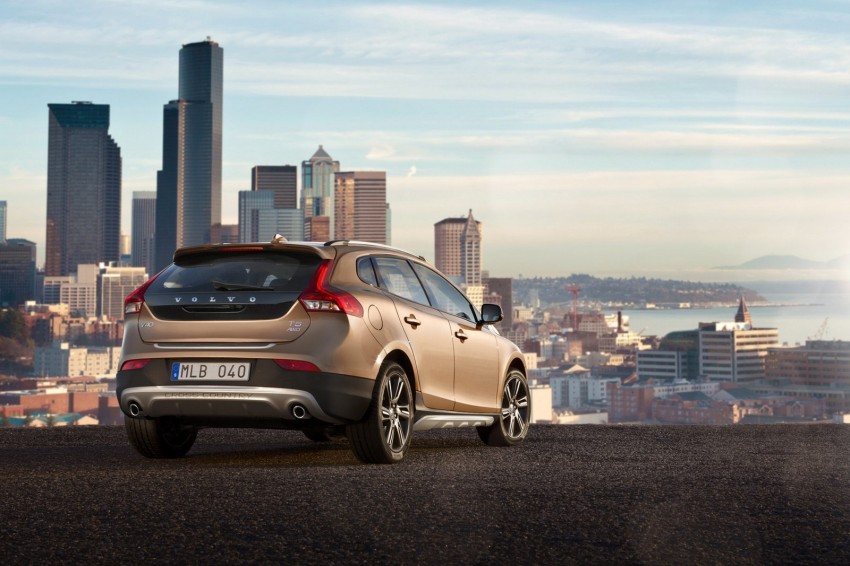 Volvo V40 Cross Country – rugged looks, higher ride Image #132629