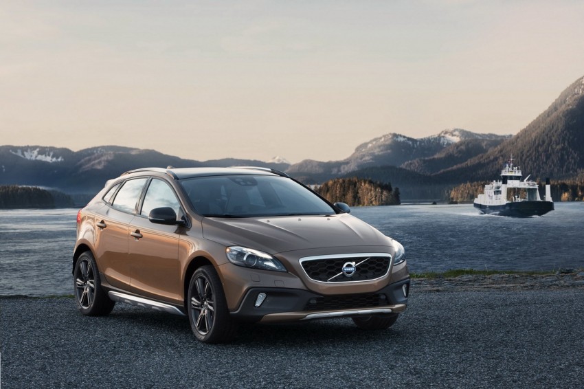 Volvo V40 Cross Country – rugged looks, higher ride 132630