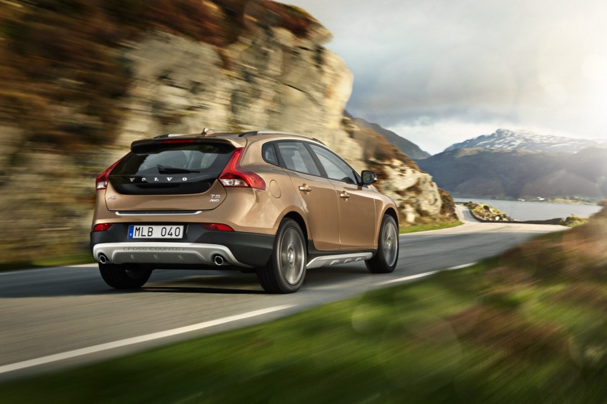 Volvo V40 Cross Country – rugged looks, higher ride 132633