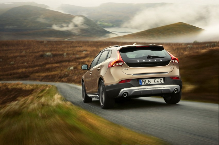 Volvo V40 Cross Country – rugged looks, higher ride 132635