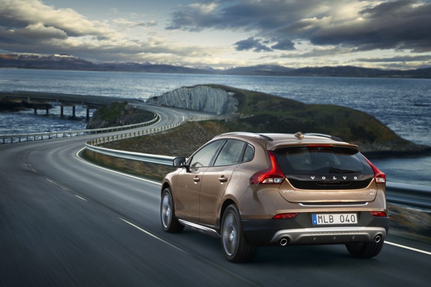 Volvo V40 Cross Country – rugged looks, higher ride 132639