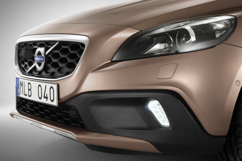 Volvo V40 Cross Country – rugged looks, higher ride 132647