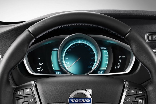 Volvo V40 Cross Country – rugged looks, higher ride