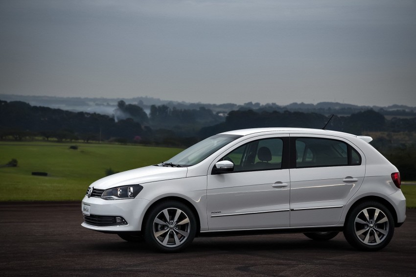 VW Gol hatchback and Gol Voyage sedan facelifted 120011