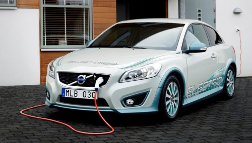 Volvo develops three range extender electric vehicle technical concepts based on C30 and V60