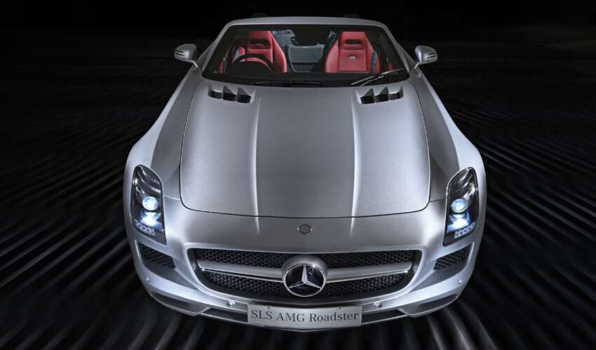 Mercedes-Benz unveils three AMG specials for AIMS 137028