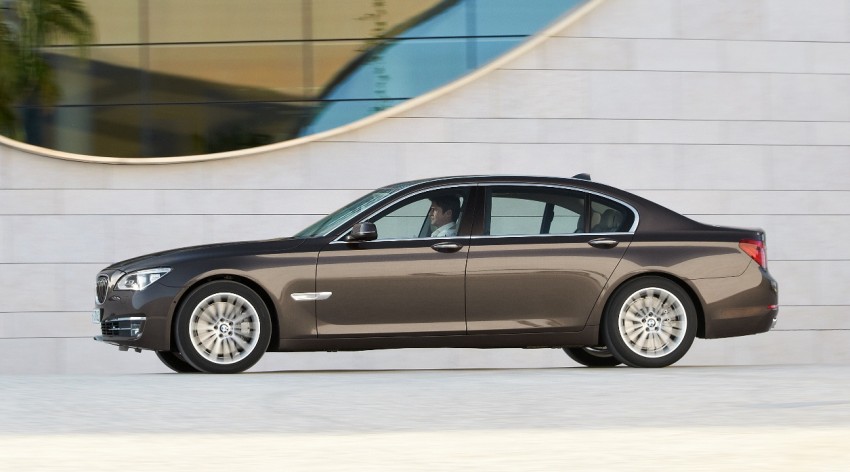 2012 BMW 7-Series LCI gets updated inside and out 108433