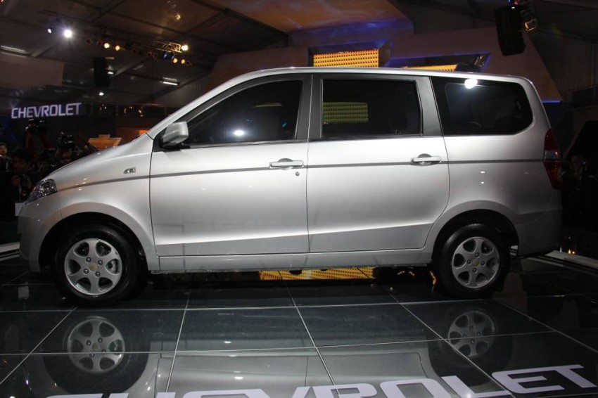 Chevrolet MPV Concept unveiled at Delhi Auto Expo 2012 82735
