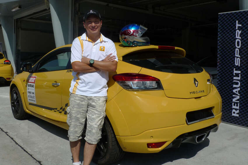 Renault Megane RS 250 beats its previous Sepang lap record by five seconds! 82501