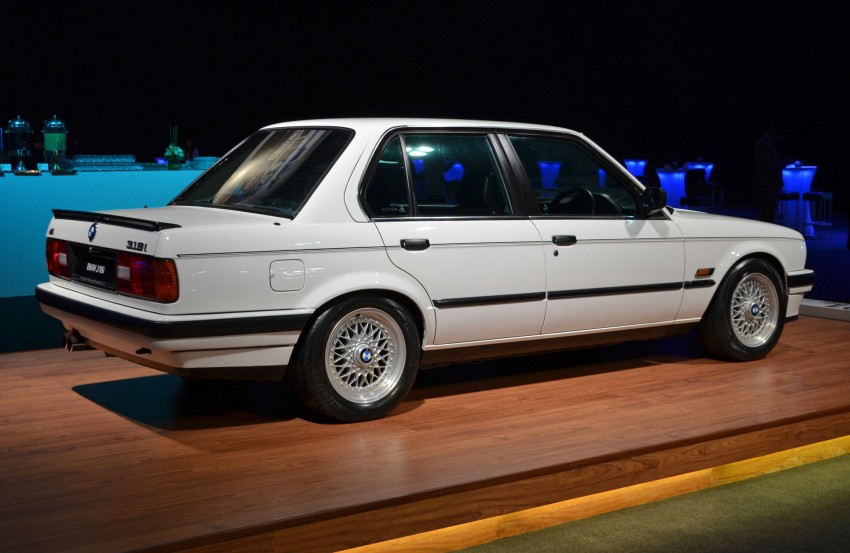GALLERY: BMW 3-Series lineage display at the F30 launch 96659