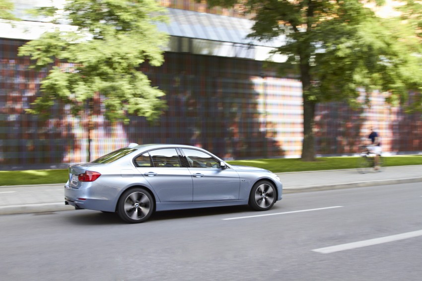 GALLERY: BMW ActiveHybrid 3 on-location shots 117854