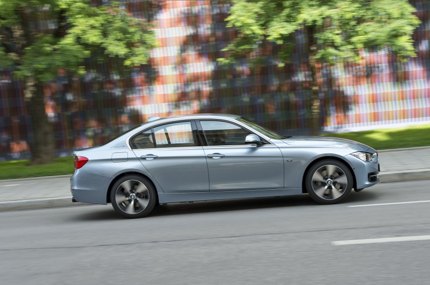GALLERY: BMW ActiveHybrid 3 on-location shots 117859