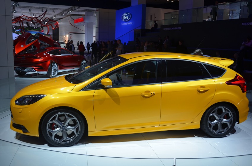 Frankfurt: Ford reveals the 2012 Focus ST and ST-R 69404