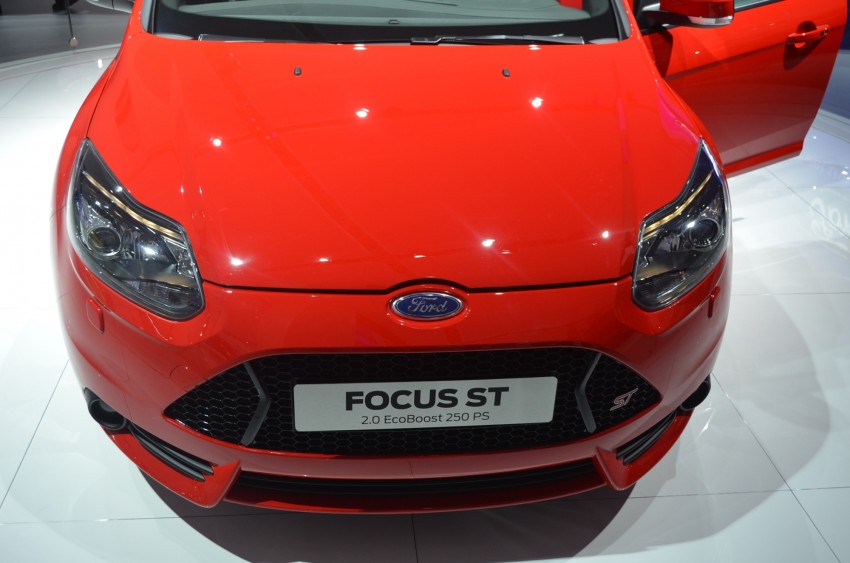Frankfurt: Ford reveals the 2012 Focus ST and ST-R 69406