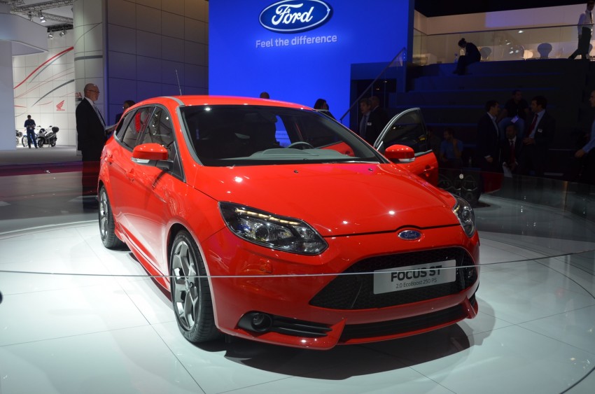 Frankfurt: Ford reveals the 2012 Focus ST and ST-R 69407