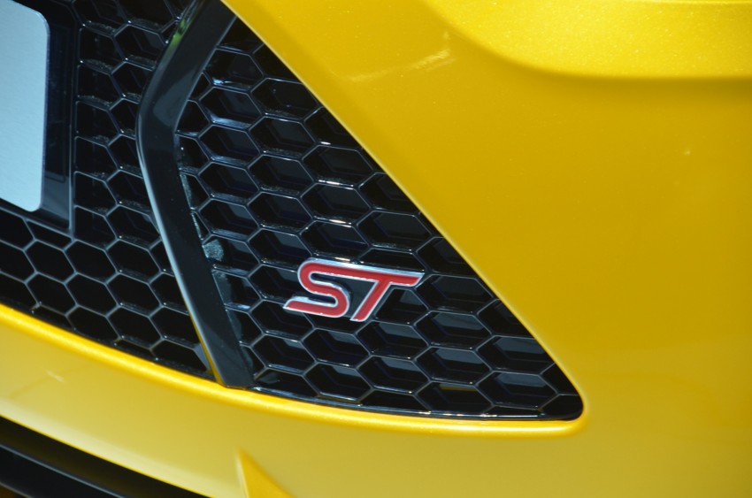 Frankfurt: Ford reveals the 2012 Focus ST and ST-R 69396