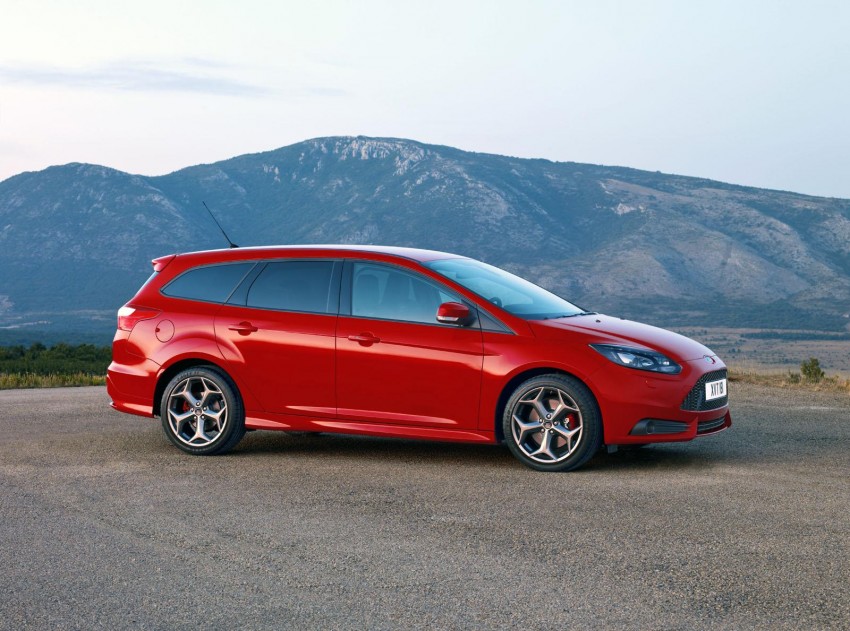 Frankfurt: Ford reveals the 2012 Focus ST and ST-R 68491