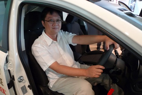 The Grand Prize of Test Drive Kia On Tour 2011 goes to Mohd Ismail Ibrahim – he drives home a Forte 1.6 EX!