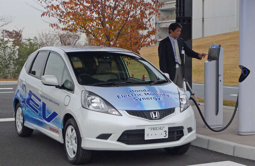 Japanese petrol stations now offering EV charging service 81723