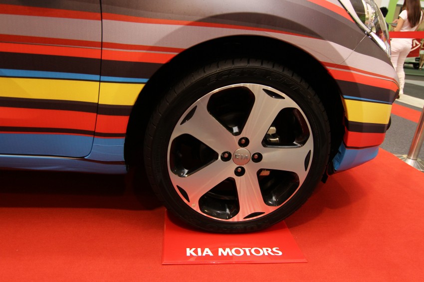 Kia Rio hatchback teased ahead of Malaysian launch 140818