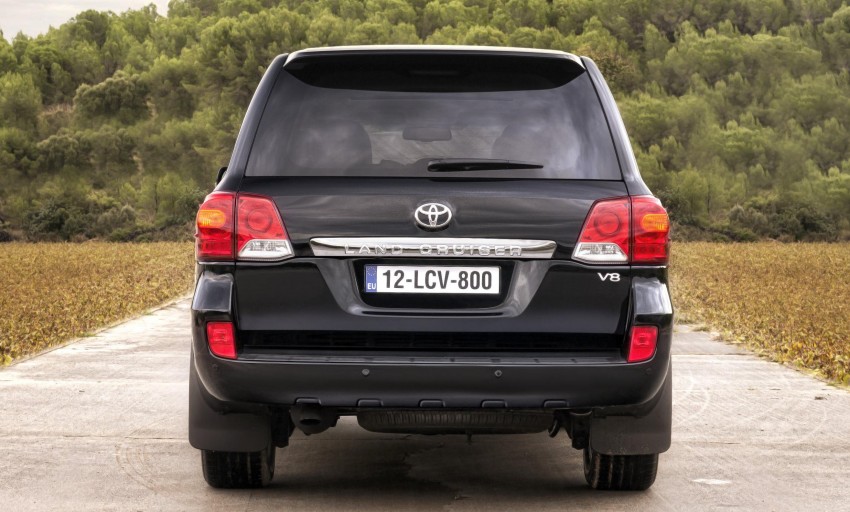 2012 Toyota Land Cruiser unveiled at Brussels Motor Show 84096