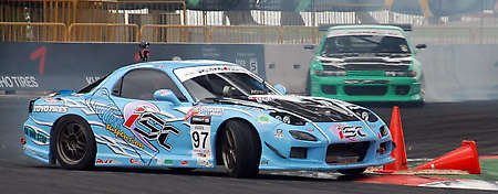 Formula Drift Singapore 2010: Joy for Djan, despair for some