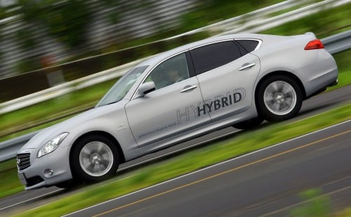 Infiniti adds hybrid M35h and entry M25 to its local lineup