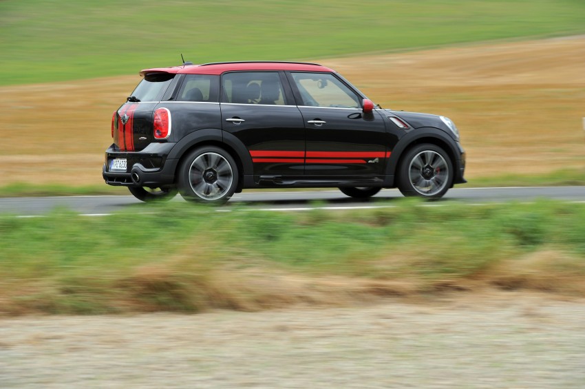 MINI Countryman John Cooper Works – JCW power now available with four doors and all wheel drive 129976