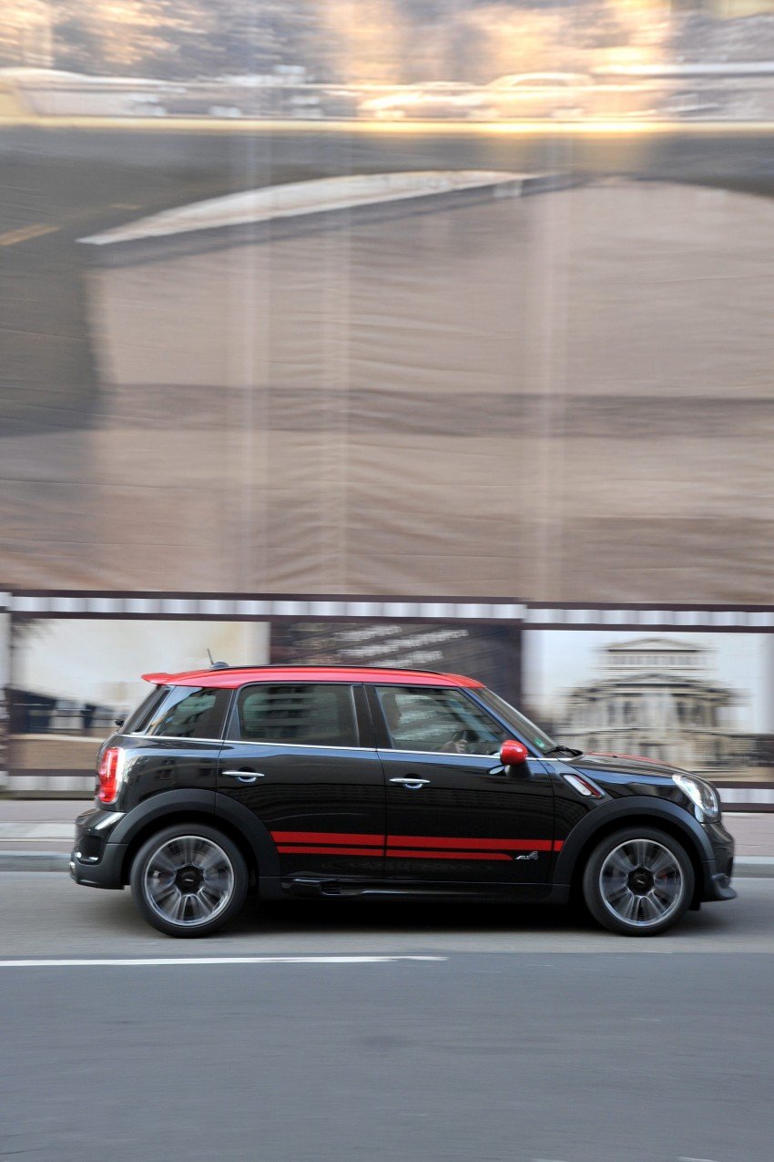 MINI Countryman John Cooper Works – JCW power now available with four doors and all wheel drive 129977