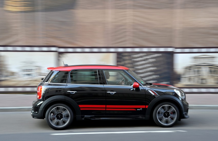 MINI Countryman John Cooper Works – JCW power now available with four doors and all wheel drive 129978