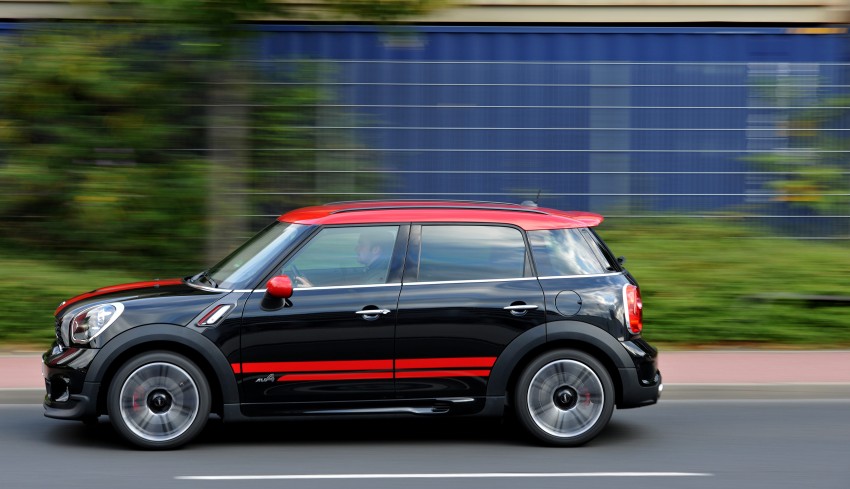 MINI Countryman John Cooper Works – JCW power now available with four doors and all wheel drive 129981