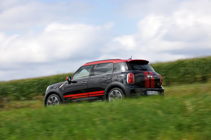 MINI Countryman John Cooper Works – JCW power now available with four doors and all wheel drive 129982