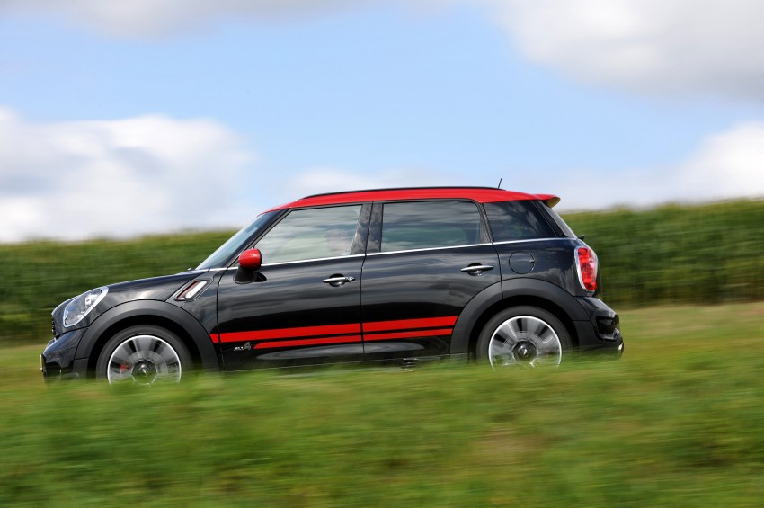 MINI Countryman John Cooper Works – JCW power now available with four doors and all wheel drive 129983