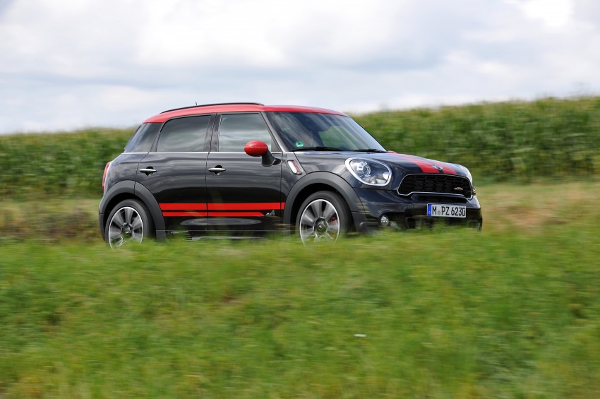 MINI Countryman John Cooper Works – JCW power now available with four doors and all wheel drive 129985