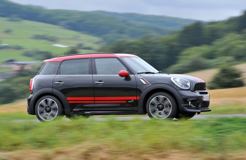 MINI Countryman John Cooper Works – JCW power now available with four doors and all wheel drive 129986