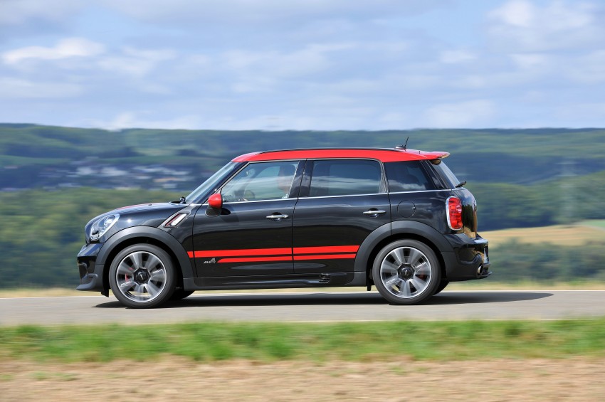 MINI Countryman John Cooper Works – JCW power now available with four doors and all wheel drive 129987