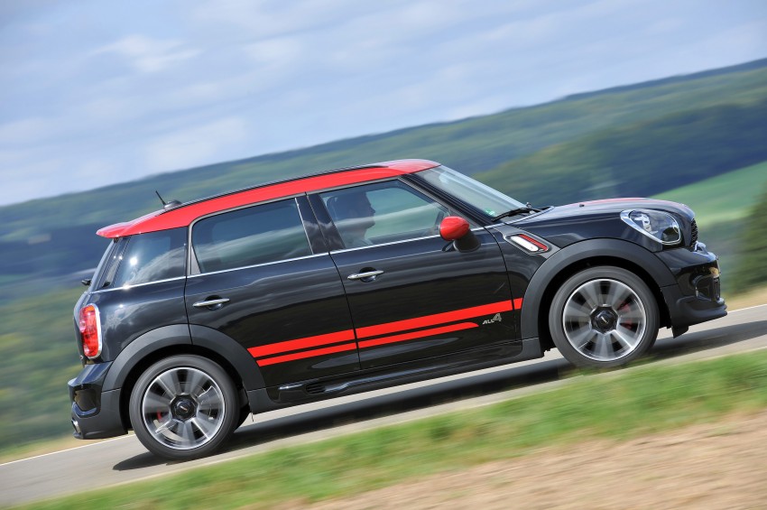 MINI Countryman John Cooper Works – JCW power now available with four doors and all wheel drive 129988