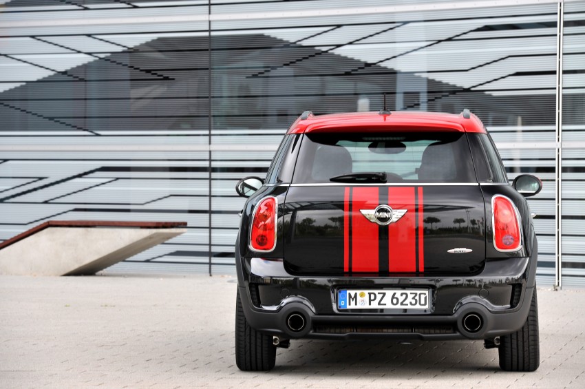 MINI Countryman John Cooper Works – JCW power now available with four doors and all wheel drive 129989
