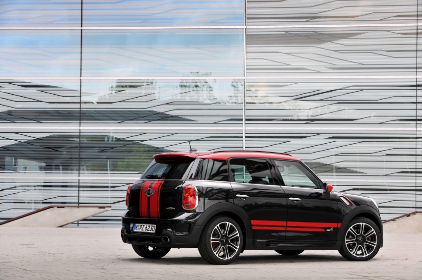 MINI Countryman John Cooper Works – JCW power now available with four doors and all wheel drive 129992