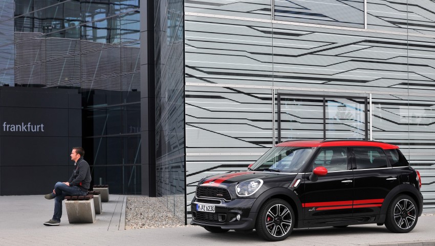 MINI Countryman John Cooper Works – JCW power now available with four doors and all wheel drive 130001