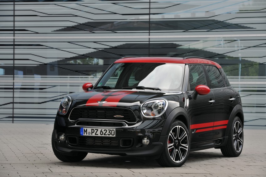 MINI Countryman John Cooper Works – JCW power now available with four doors and all wheel drive 130003