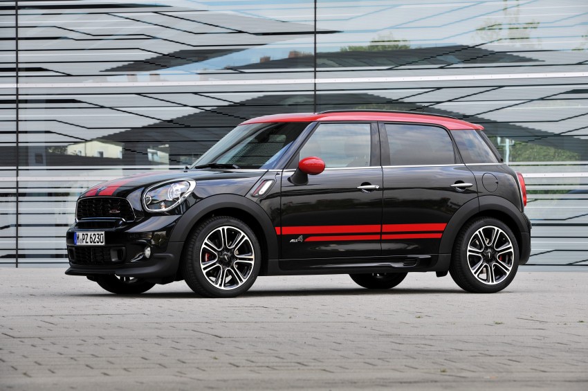 MINI Countryman John Cooper Works – JCW power now available with four doors and all wheel drive 130004