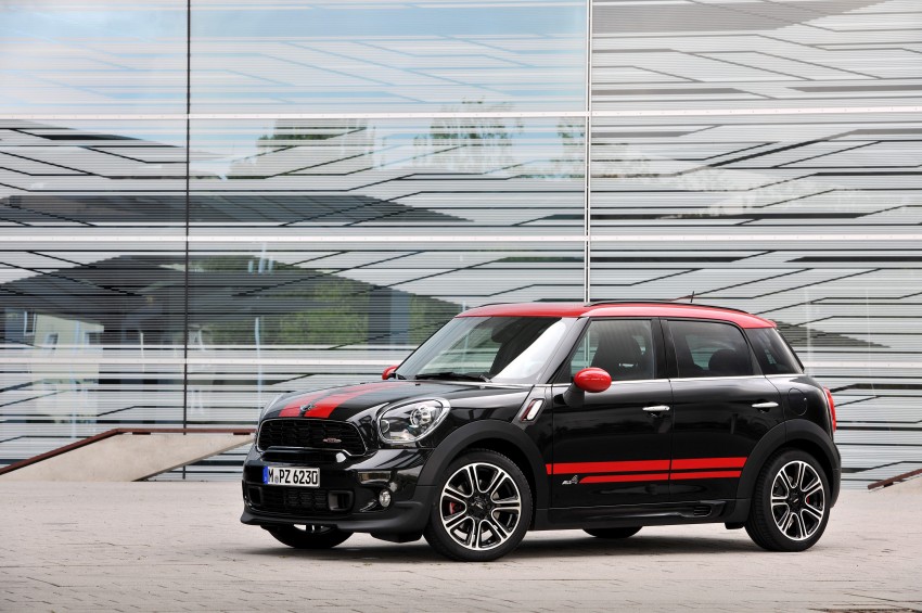 MINI Countryman John Cooper Works – JCW power now available with four doors and all wheel drive 130005
