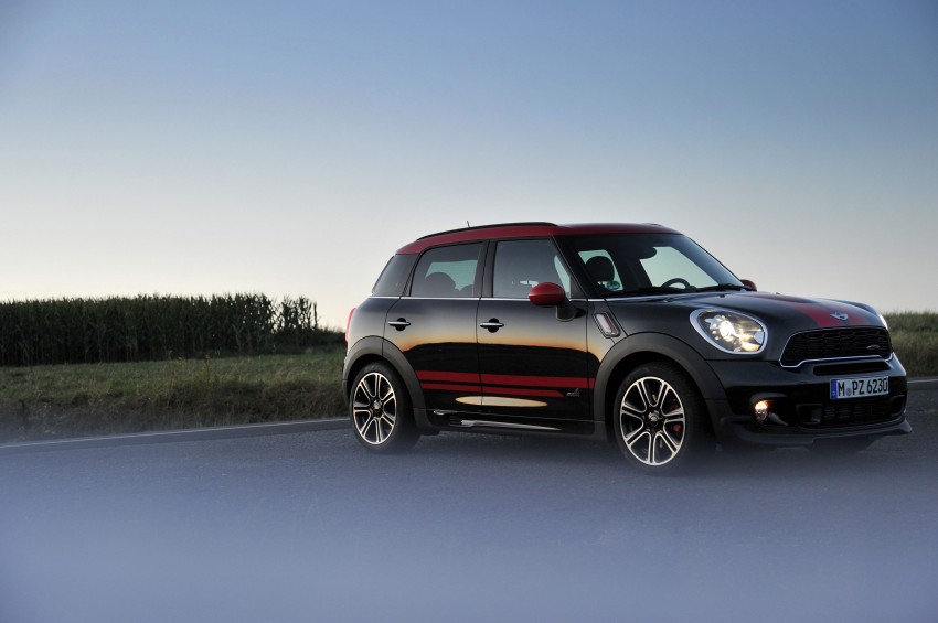 MINI Countryman John Cooper Works – JCW power now available with four doors and all wheel drive 130008