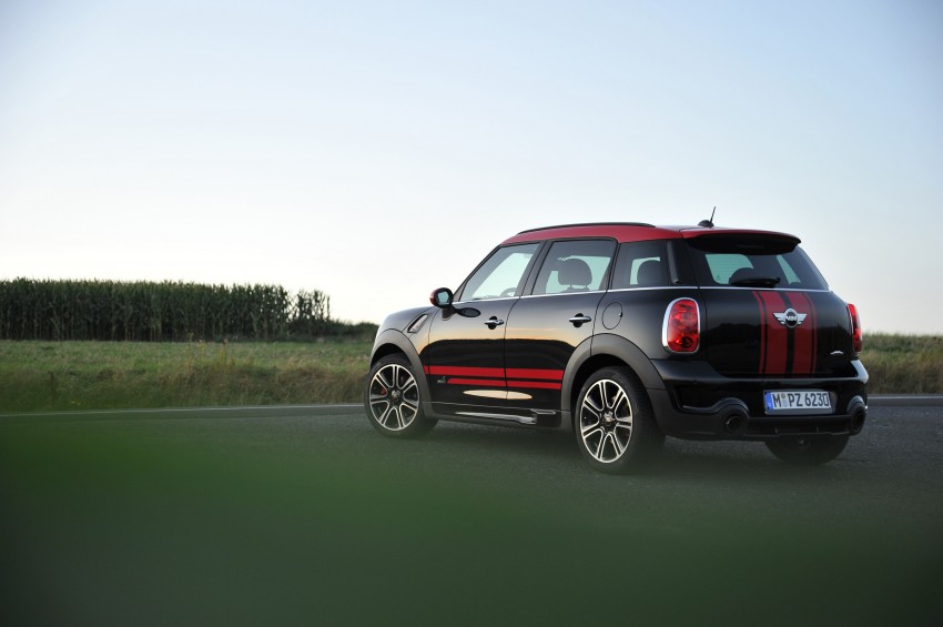 MINI Countryman John Cooper Works – JCW power now available with four doors and all wheel drive 130009
