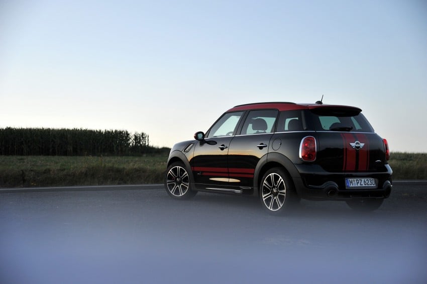MINI Countryman John Cooper Works – JCW power now available with four doors and all wheel drive 130010