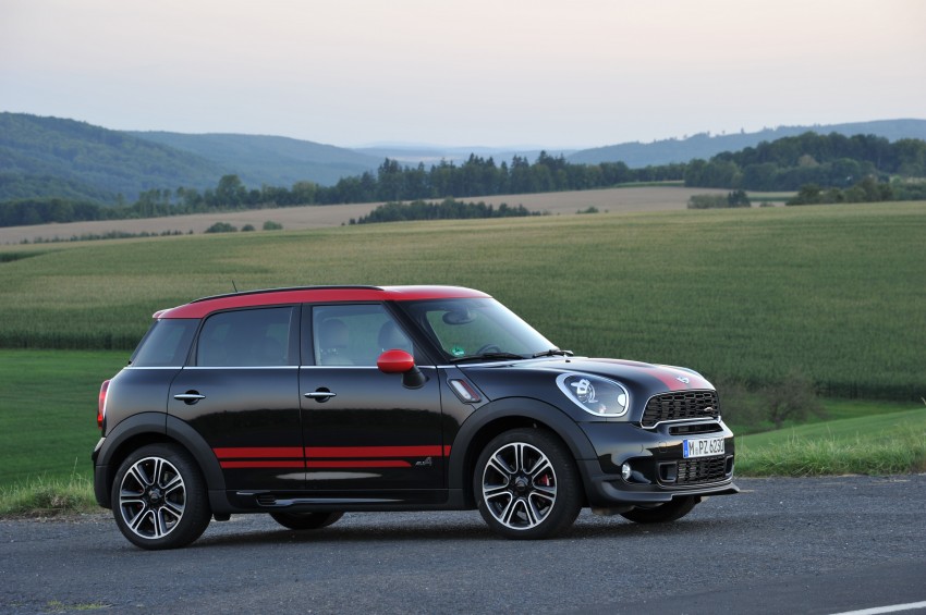 MINI Countryman John Cooper Works – JCW power now available with four doors and all wheel drive 130012