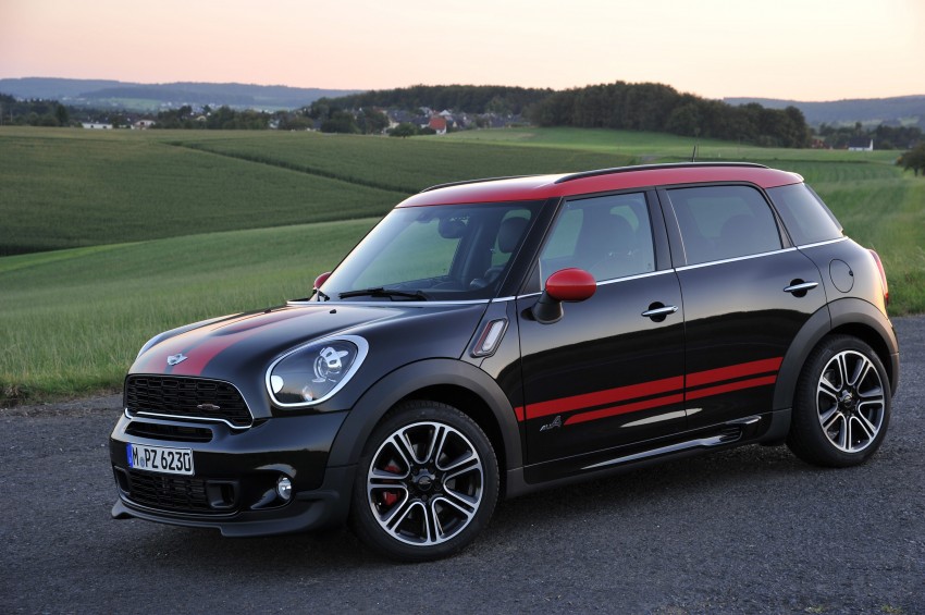 MINI Countryman John Cooper Works – JCW power now available with four doors and all wheel drive 130013