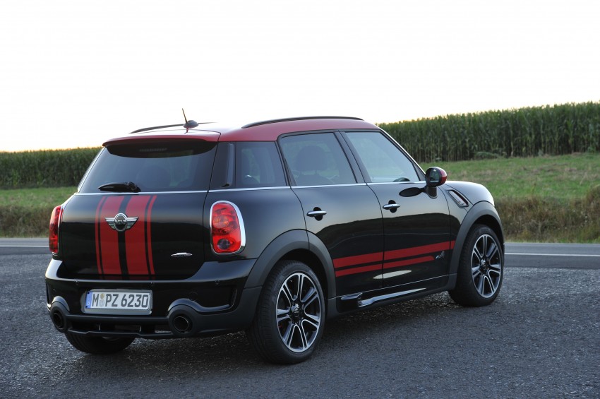 MINI Countryman John Cooper Works – JCW power now available with four doors and all wheel drive 130015